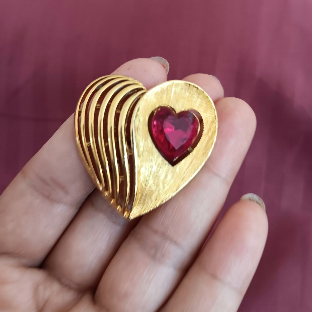 Jonette Gold Heart Brooch with Red Gemstone